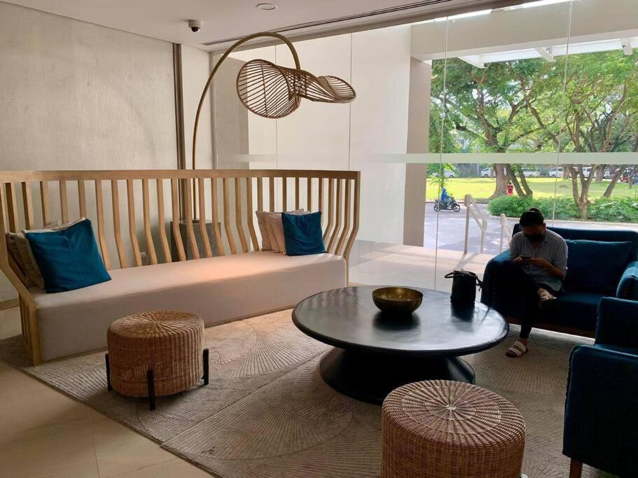 Apartment Solinea T3 803a Homely Internet Netflix Cebu